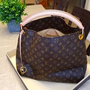 Authentic Louis Vuitton Artsy MM